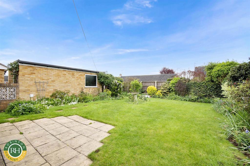 Rear garden 2.jpeg