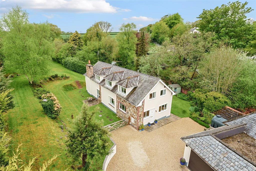 Sampford Courtenay, Okehampton 4 bed detached house for sale £675,000