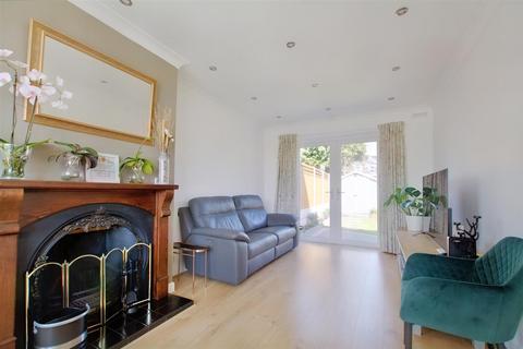 3 bedroom semi-detached house for sale - Forester Close, Beeston, Nottingham