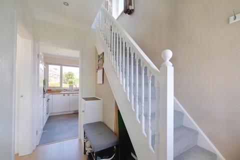 3 bedroom semi-detached house for sale - Forester Close, Beeston, Nottingham