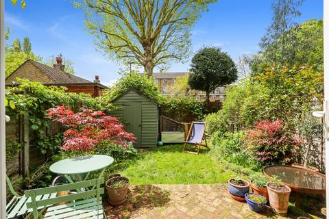19 Ivy Road, London, SE4 1YS