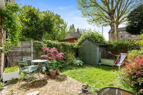 19 Ivy Road, London, SE4 1YS
