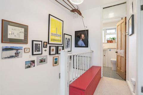 19 Ivy Road, London, SE4 1YS