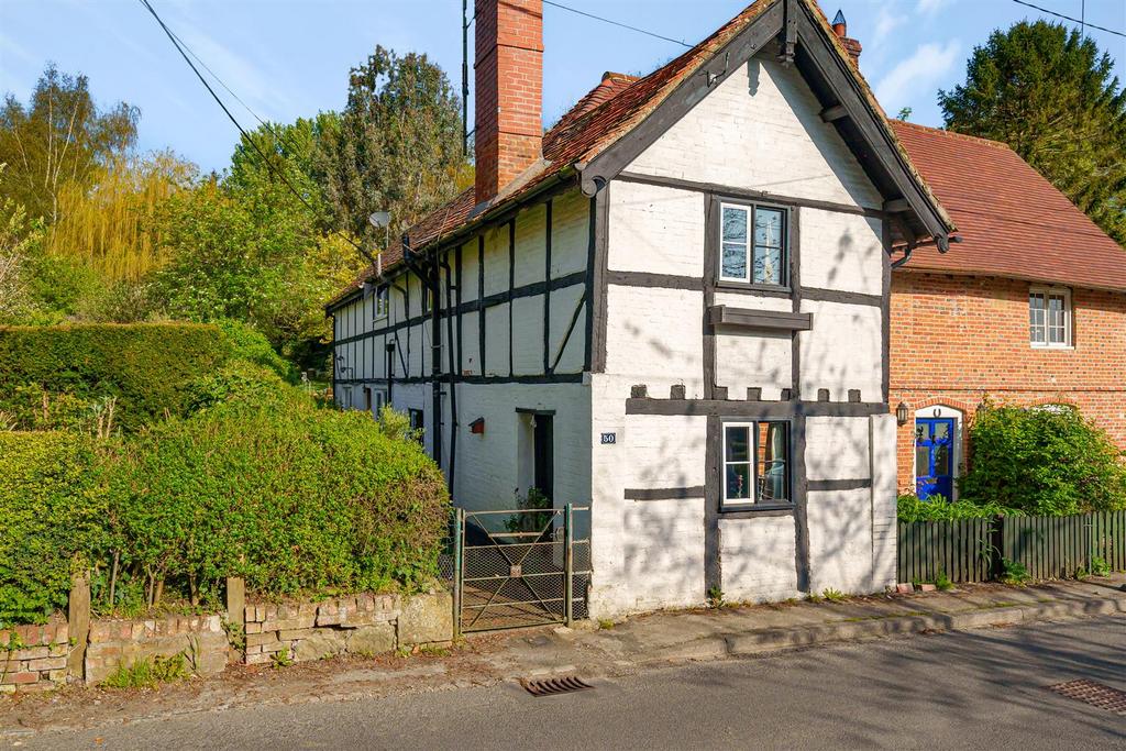 High Street, Erlestoke 3 bed semidetached house for sale £285,000