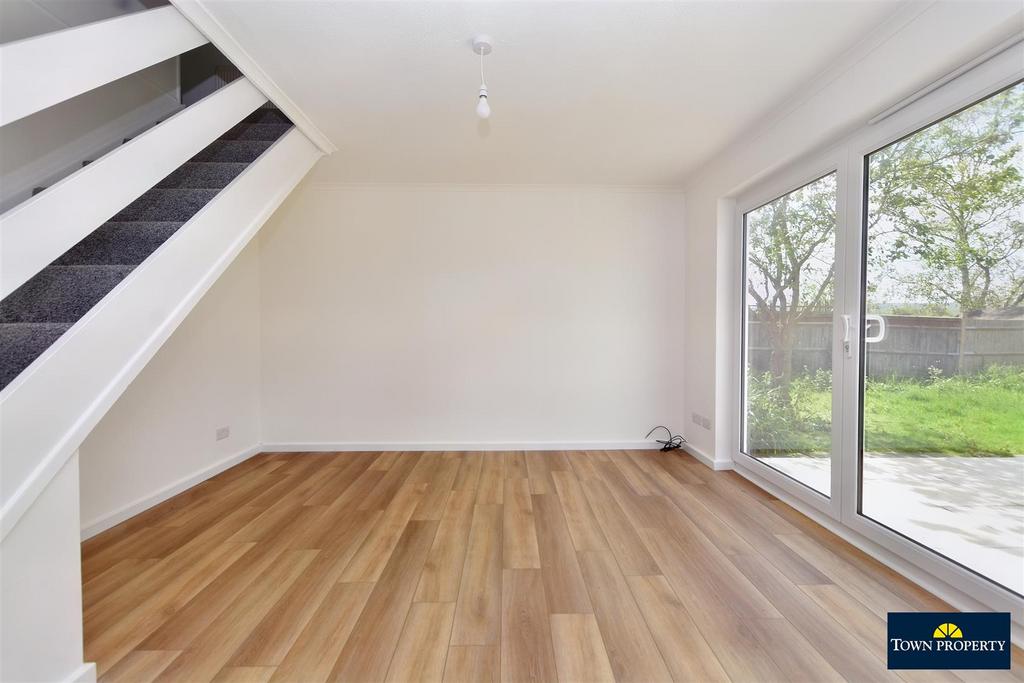 Bridgemere Road, Eastbourne 2 bed end of terrace house £299,950