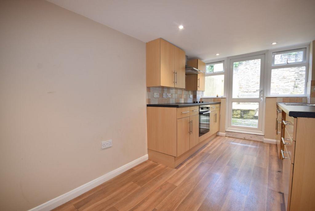 Cooper Street, Bideford, Devon 2 bed flat £585 pcm (£135 pw)