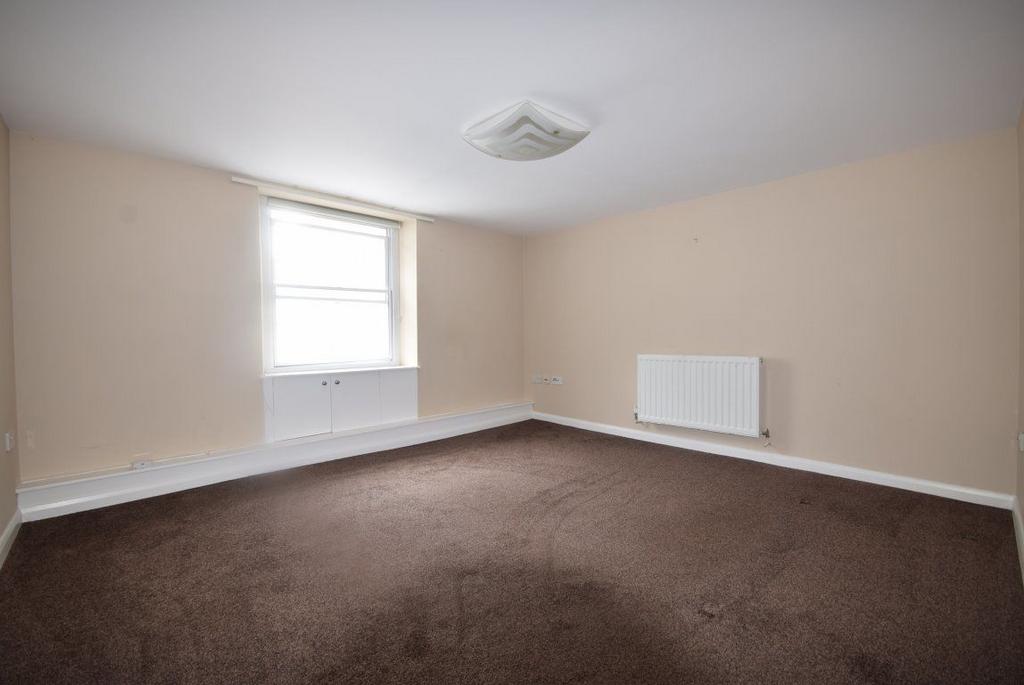 Cooper Street, Bideford, Devon 2 bed flat £585 pcm (£135 pw)