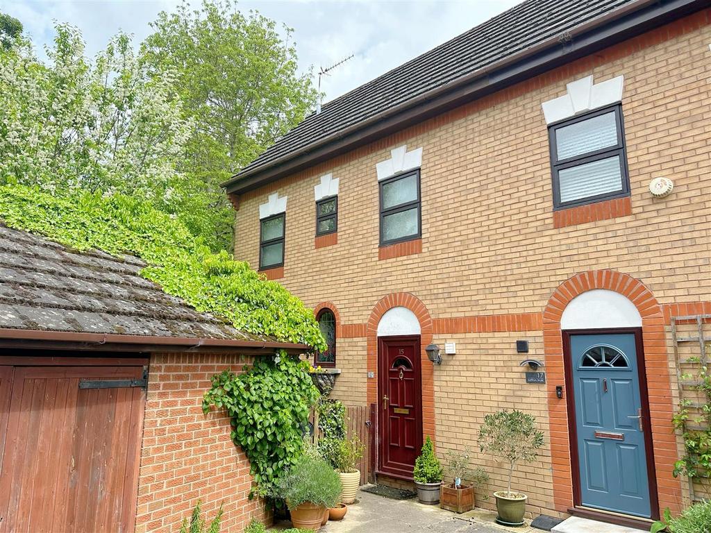 Saffron Walk, StratfordUponAvon 3 bed semidetached house £280,000