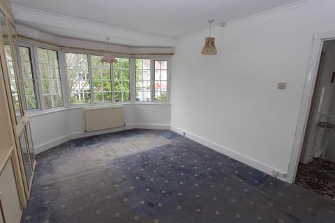 30 Beresford Road, London, E4 6EE