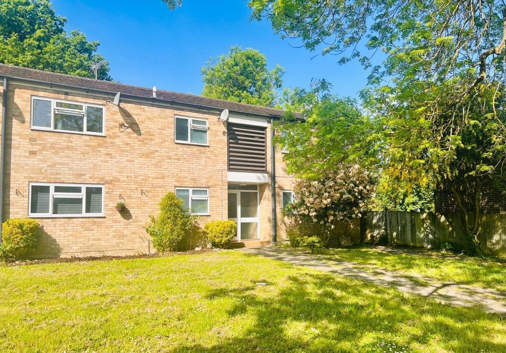 EDENSIDE ROAD, GREAT BOOKHAM, KT23 1 bed apartment £230,000