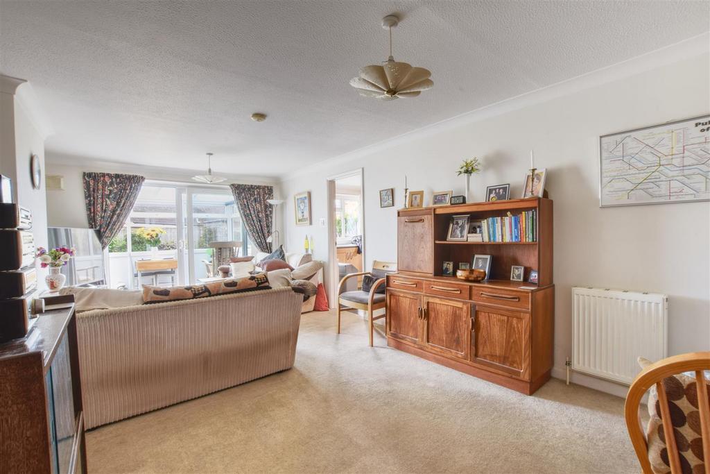 College Road, BexhillOnSea 3 bed detached bungalow for sale £450,000