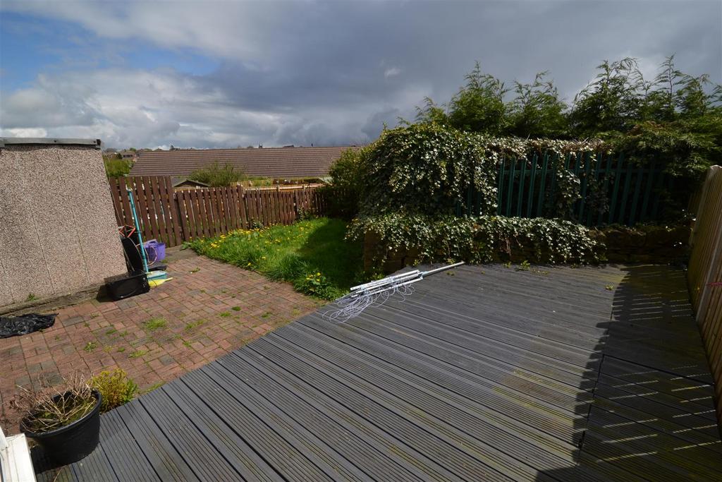 Moor Close Avenue, Queensbury 3 bed townhouse for sale £159,950