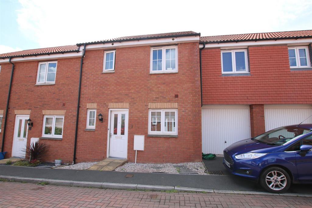 Pouncel Lane, Cranbrook, Exeter 3 bed terraced house £1,300 pcm (£300 pw)