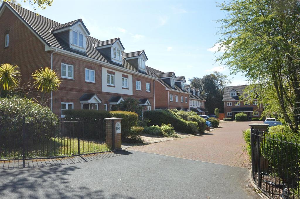 RYDE 3 bed semidetached house for sale £345,000