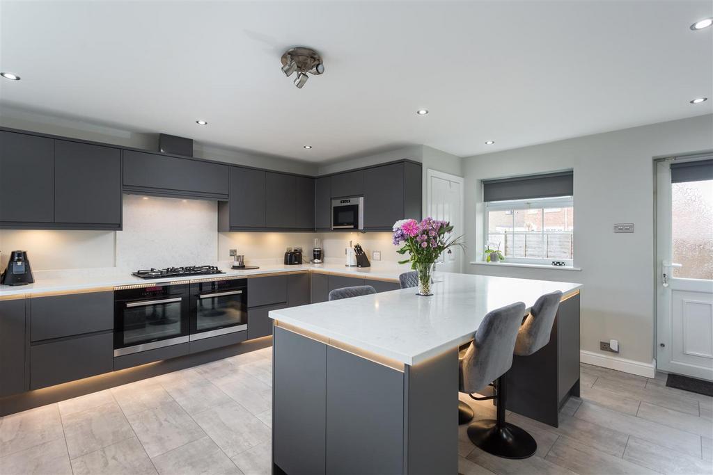 Greenshaw Drive, Haxby, York 4 bed detached house for sale £450,000