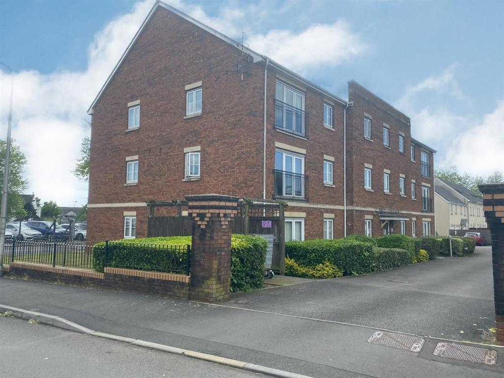 Clayton Drive, Pontarddulais, Swansea 1 bed apartment for sale £85,000