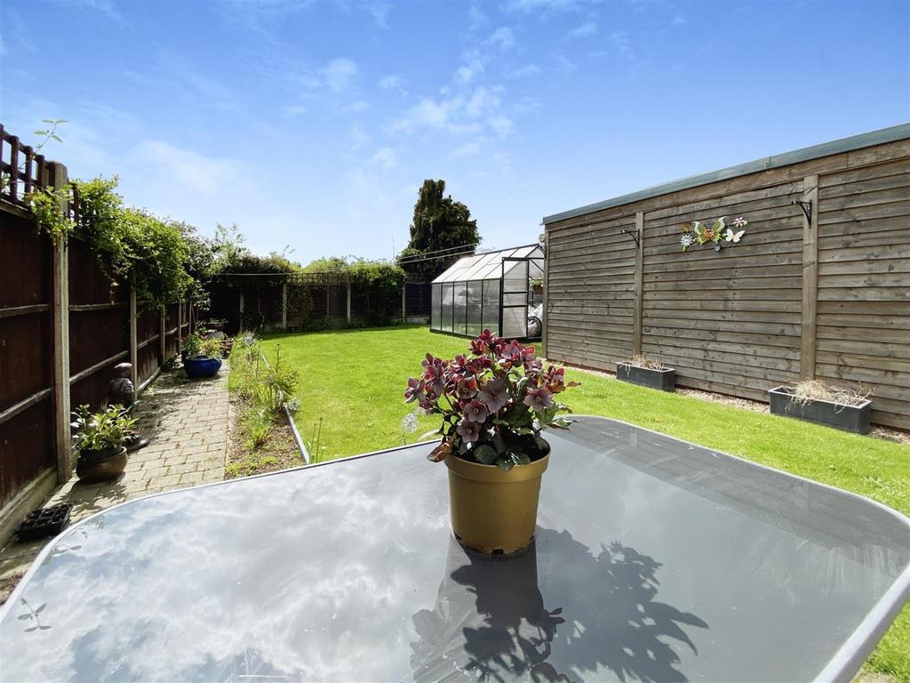 Bancroft Road, Newark 3 bed semidetached house £240,000