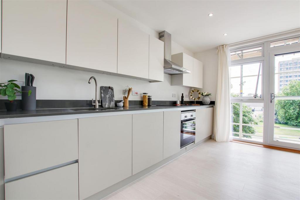 Apartment 11, Magnolia House, Flora Gardens, Wych Elm, Harlow 2 bed ...