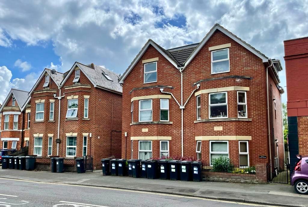476 Holdenhurst Road, Bournemouth 1 bed flat for sale £135,000