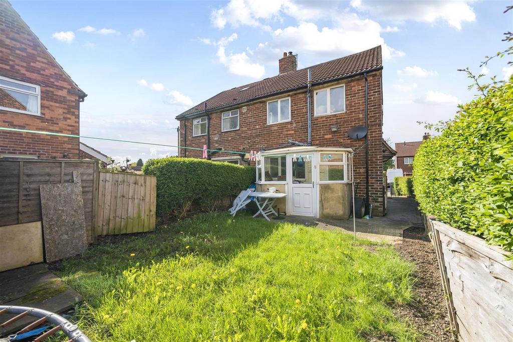 Kirkfield Crescent, Thorner, Leeds 2 bed semidetached house for sale