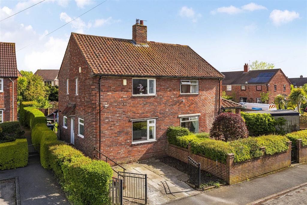 Kirkfield Crescent, Thorner, Leeds 2 bed semidetached house for sale
