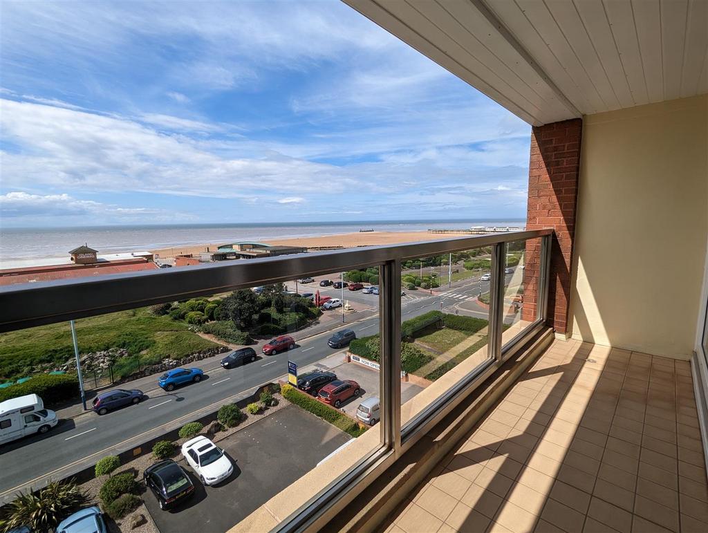 De Vere Gardens, South Promenade, Lytham St. Annes 2 bed apartment for