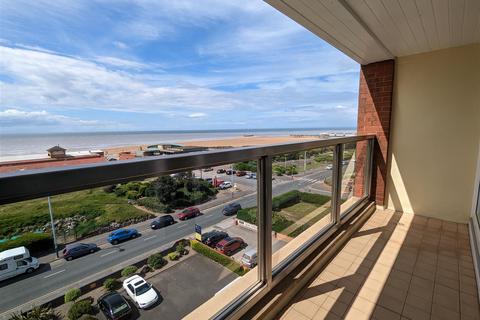 2 bedroom apartment for sale, De Vere Gardens, South Promenade, Lytham St. Annes