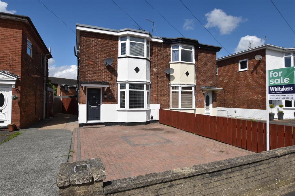 Downs Crescent, Hull 2 bed semidetached house for sale £130,000