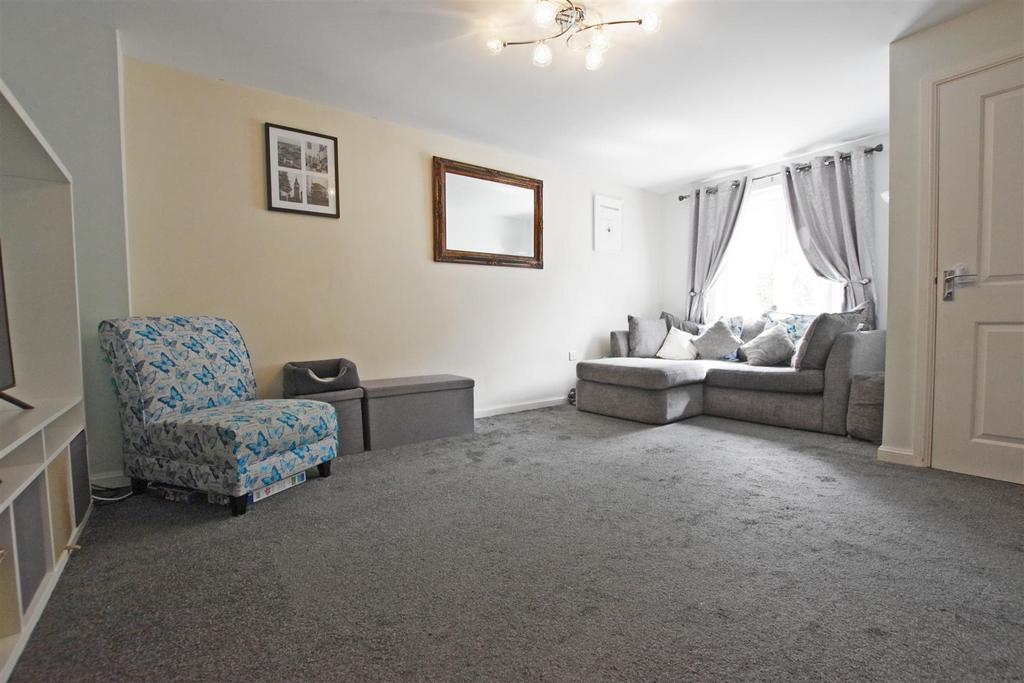 Fountain Head Road, Halifax 3 bed semidetached house £230,000