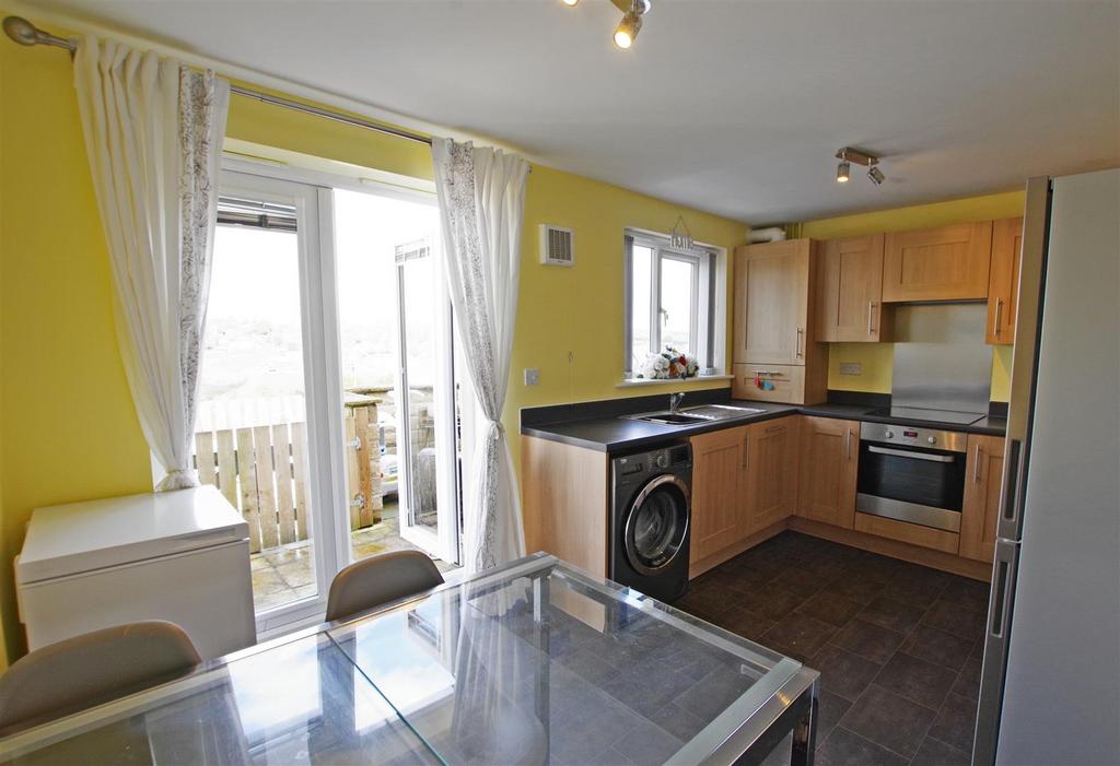 Fountain Head Road, Halifax 3 bed semidetached house £230,000