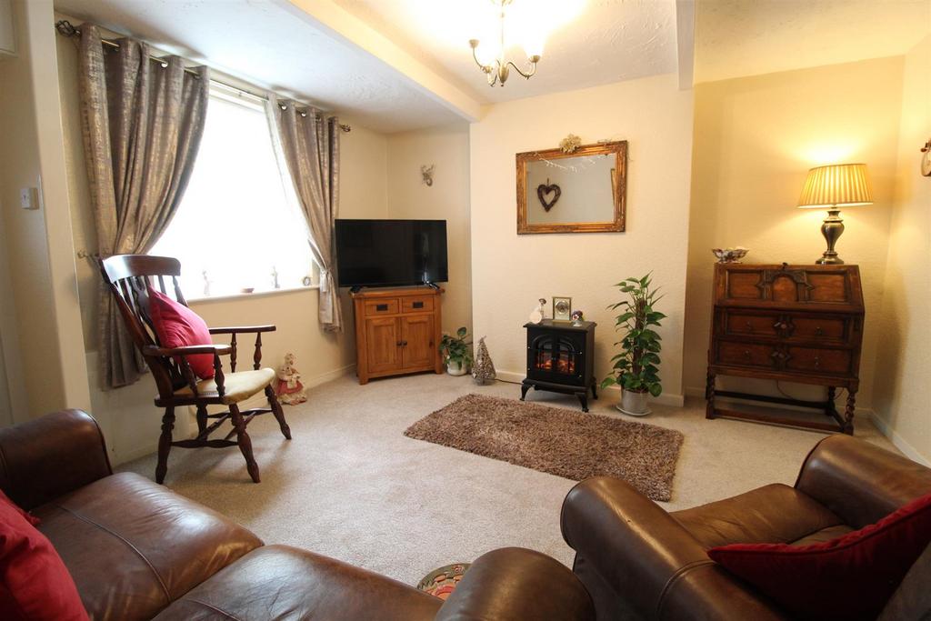 Church Street, Old Glossop 2 bed terraced house for sale £210,000