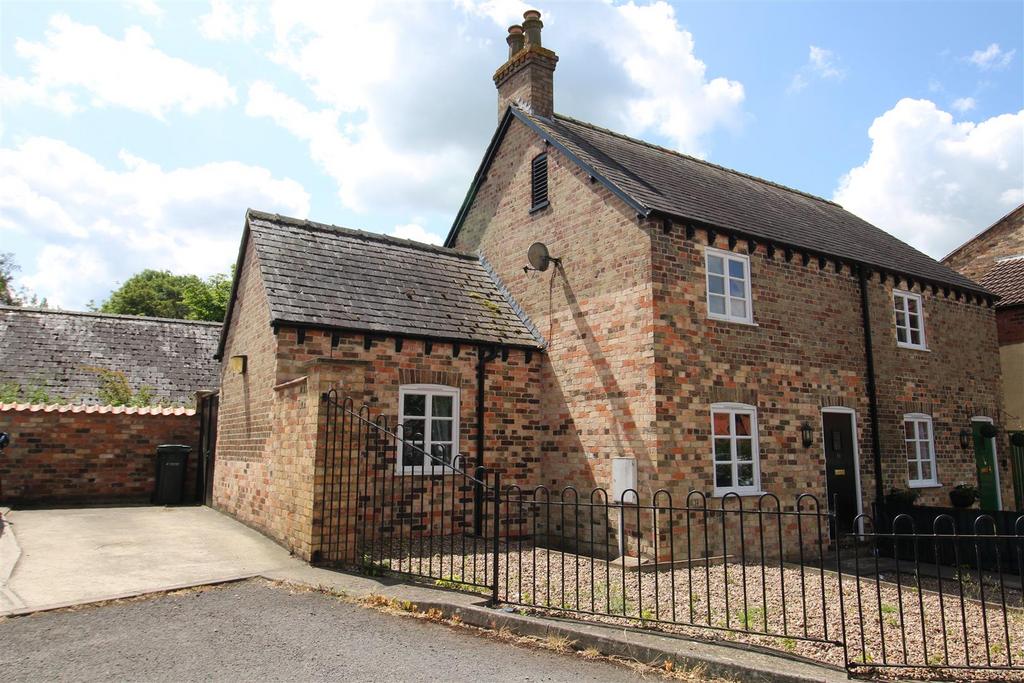 Mount Pleasant, Alford 2 bed semidetached house for sale £165,000