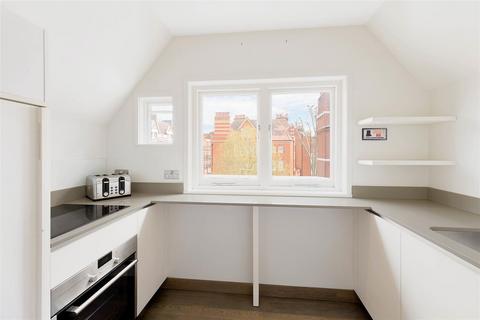 2 bedroom apartment to rent, Cadogan Gardens SW3