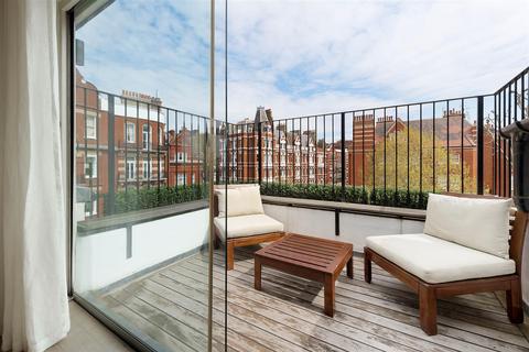 2 bedroom apartment to rent, Cadogan Gardens SW3