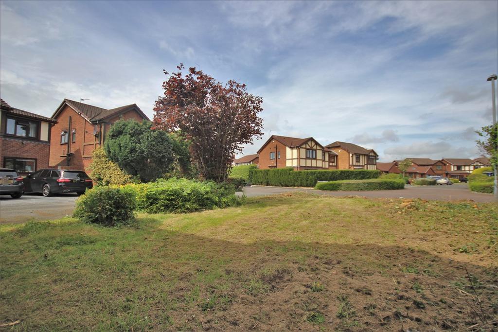 Parklands, Widnes, WA8 3 bed detached house for sale £280,000