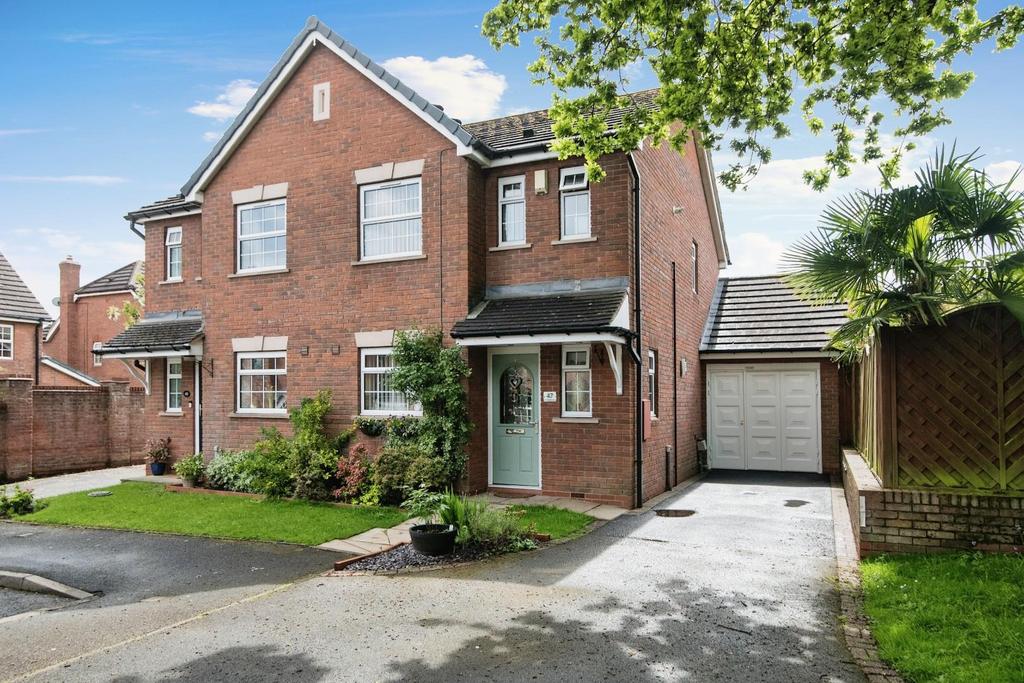 St. Francis Avenue, Solihull 3 bed semidetached house for sale £425,000