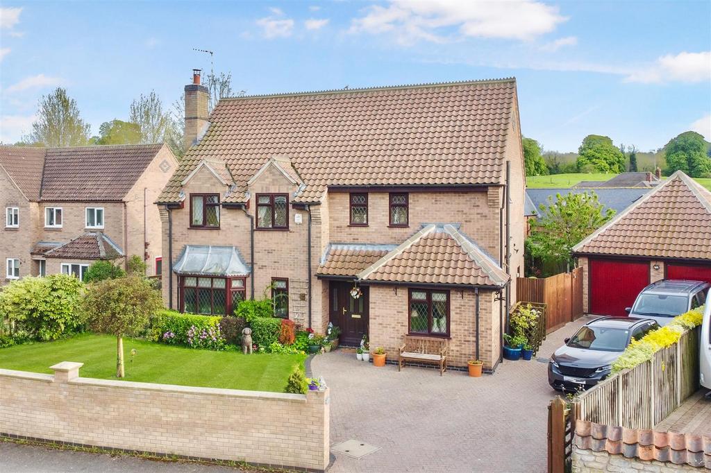 Paddock Close, Ancaster, Grantham 4 bed detached house for sale £400,000