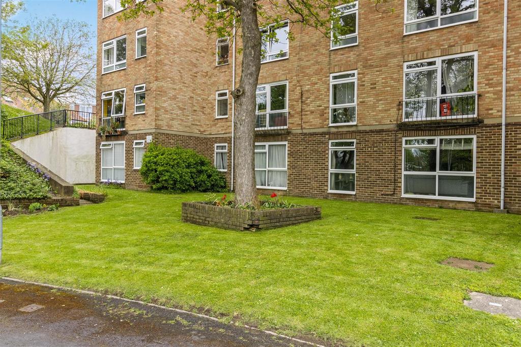 Tower Road, Brighton 1 bed apartment £250,000