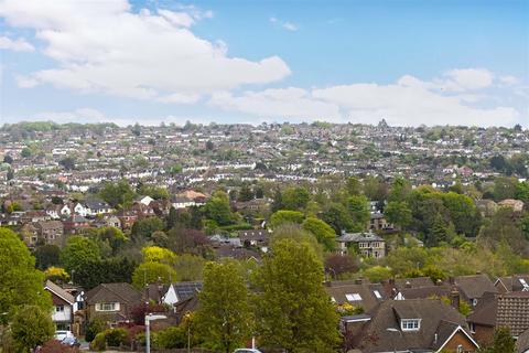 30 Brangwyn Crescent, Brighton, BN1 8XJ