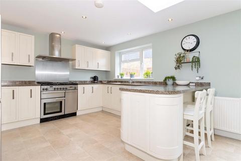 30 Brangwyn Crescent, Brighton, BN1 8XJ