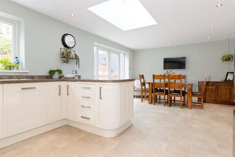 30 Brangwyn Crescent, Brighton, BN1 8XJ