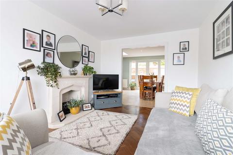 30 Brangwyn Crescent, Brighton, BN1 8XJ