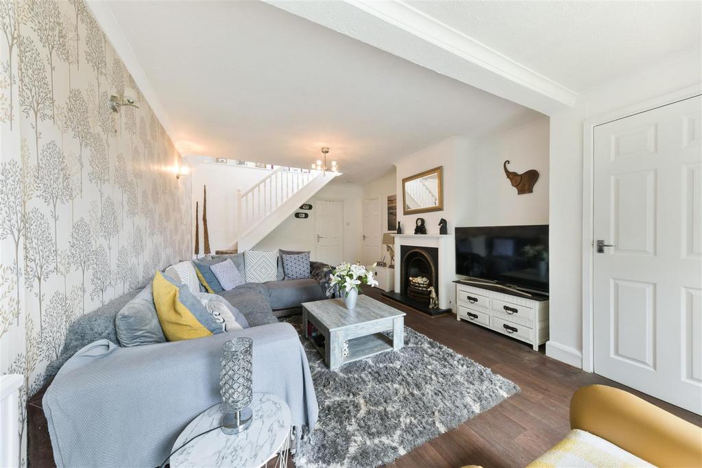 Buckland Road, Lower Kingswood 3 bed chalet for sale £649,950