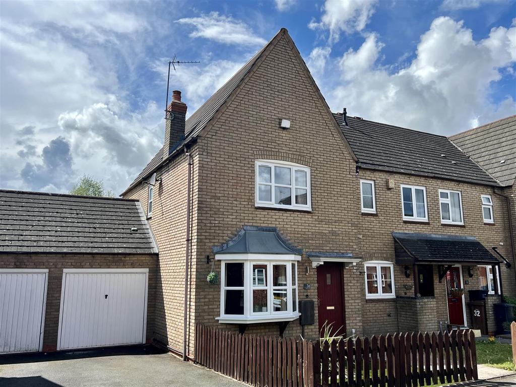 Calcutt Way, Dickens Heath, Solihull 3 bed end of terrace house for