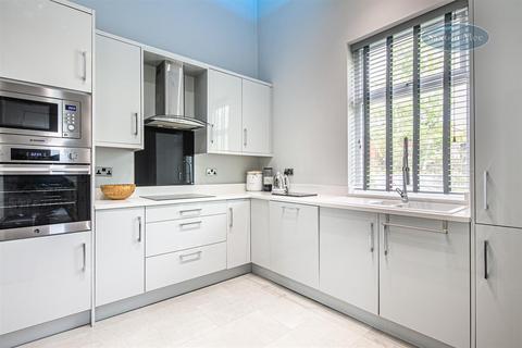 9 Station Road, Deepcar, Sheffield, S36 2SQ