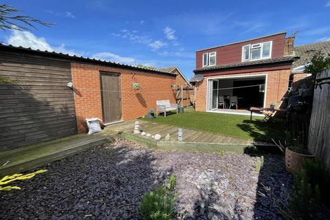 3 bedroom bungalow for sale, Woodlands Way, Hurworth Place, Darlington