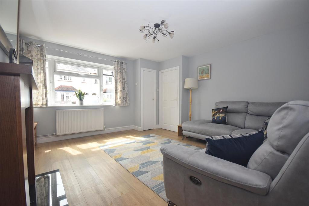 Nightingale Road, Wendover HP22 3 bed terraced house for sale £485,000