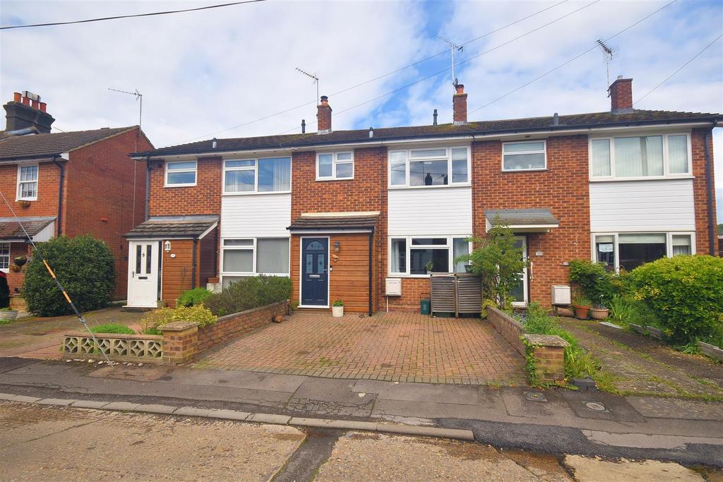 Nightingale Road, Wendover HP22 3 bed terraced house for sale £475,000
