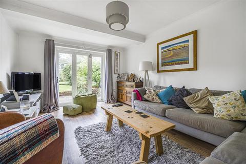11 School Road, Haslemere, GU27 3RN