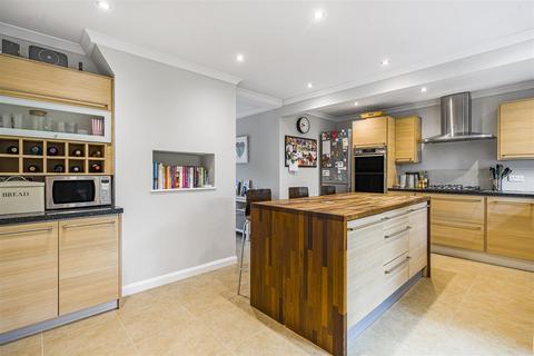 11 School Road, Haslemere, GU27 3RN